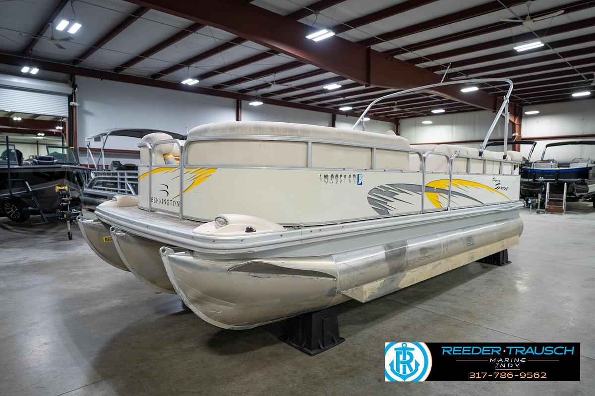 Used 2005 Bennington 2050 RL