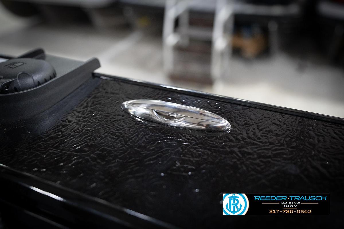 2026 Lund 2275 Baron