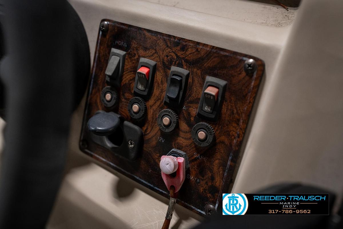 Used 1998 Fisher Freedom 200 Fish