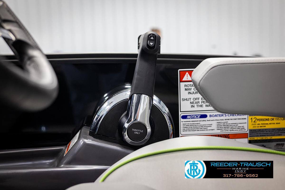 2025 Bennington 22 MFB