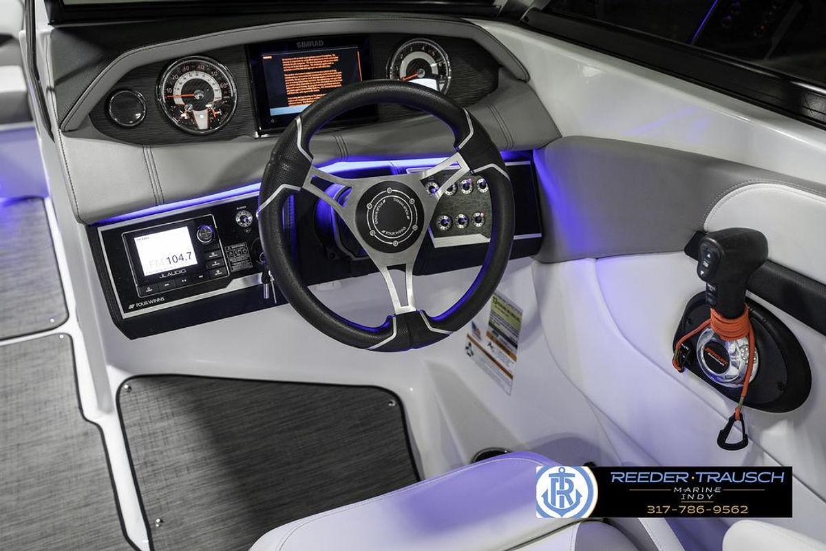 Used 2021 Four Winns H260