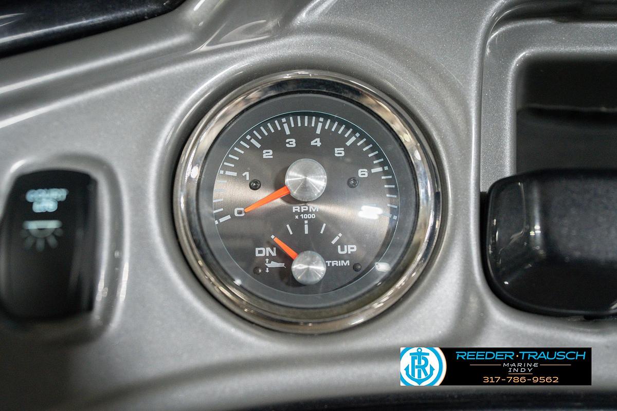 Used 2020 Sun Tracker Party Barge 24 DLX