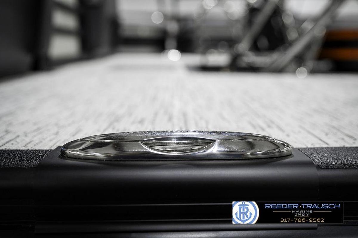 2025 Bennington 22 MFB