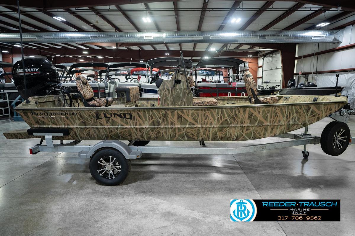 2026 Lund 1870 Predator Center Console