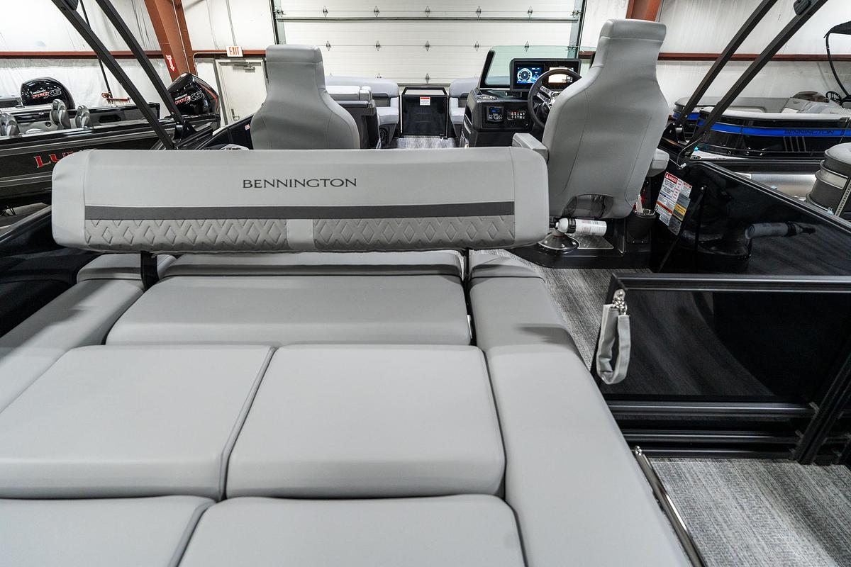 2025 Bennington 24 MSB