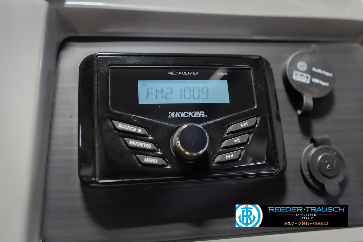 Used 2024 Bennington 23 LSB