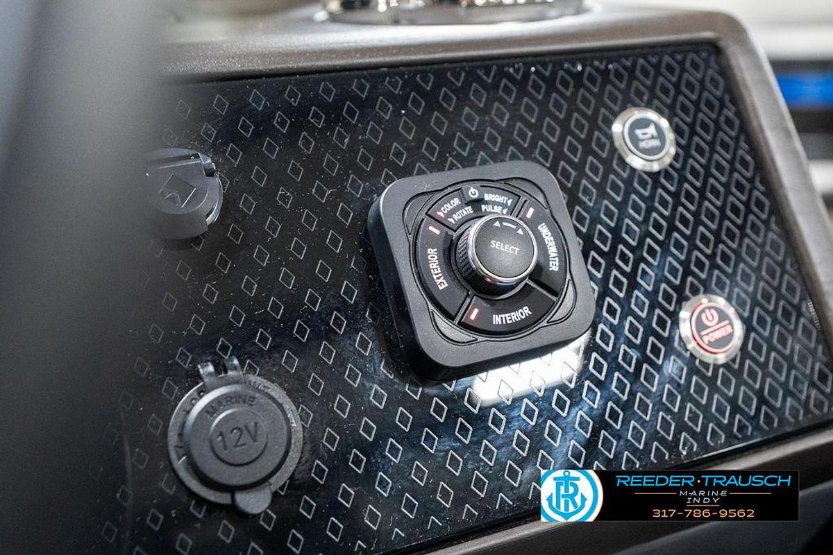 2025 Bennington 24 MSB