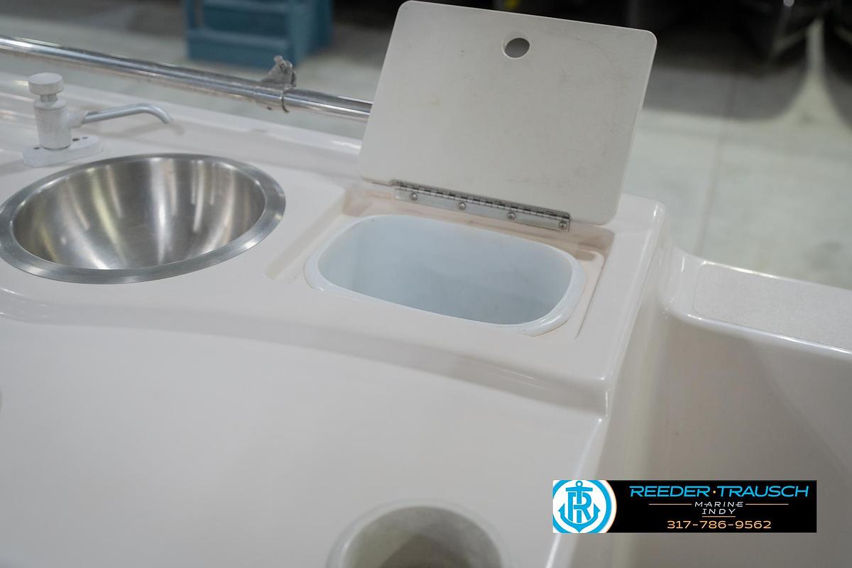 Used 2002 Hurricane SS232