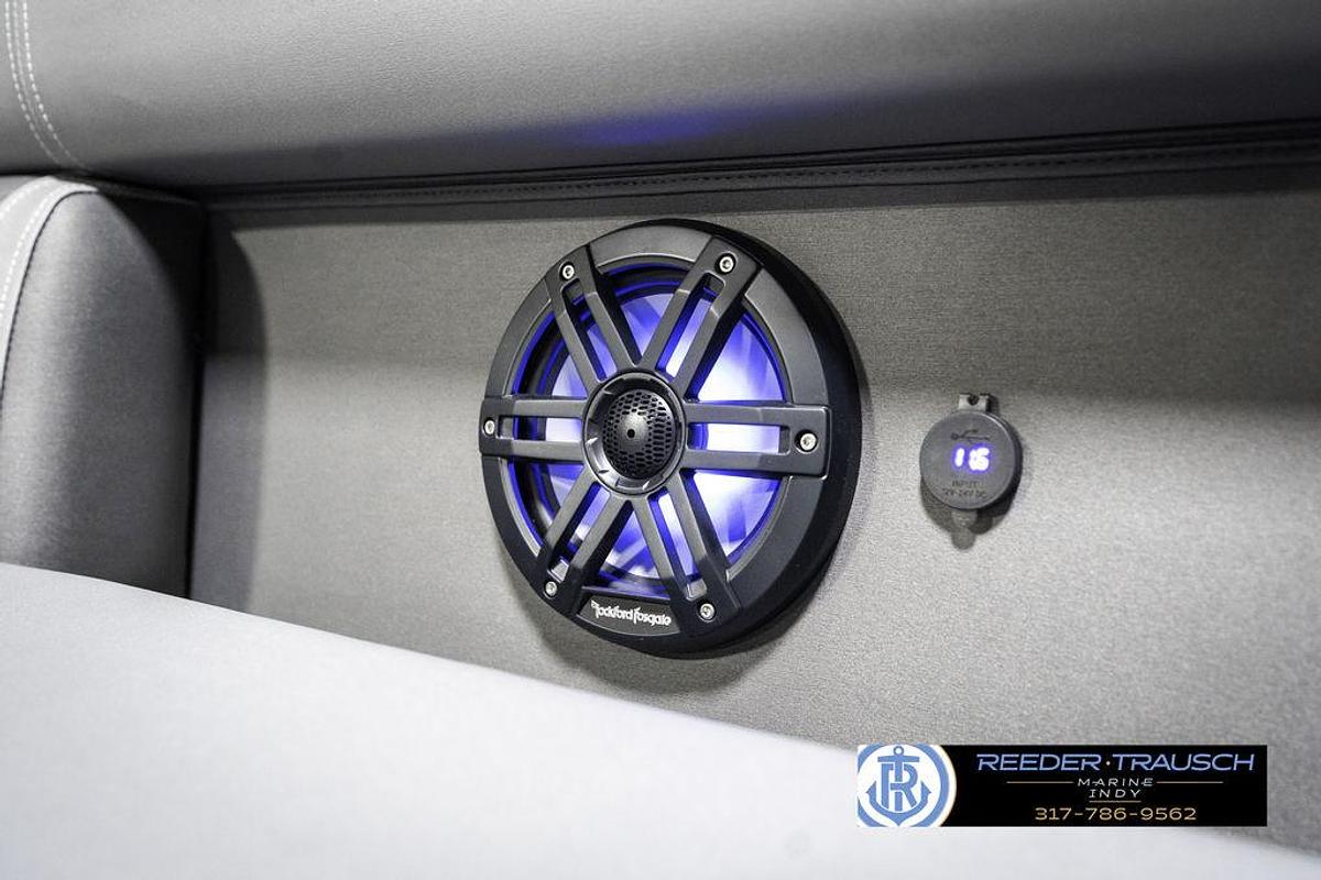 2025 Bennington 23 LTSB