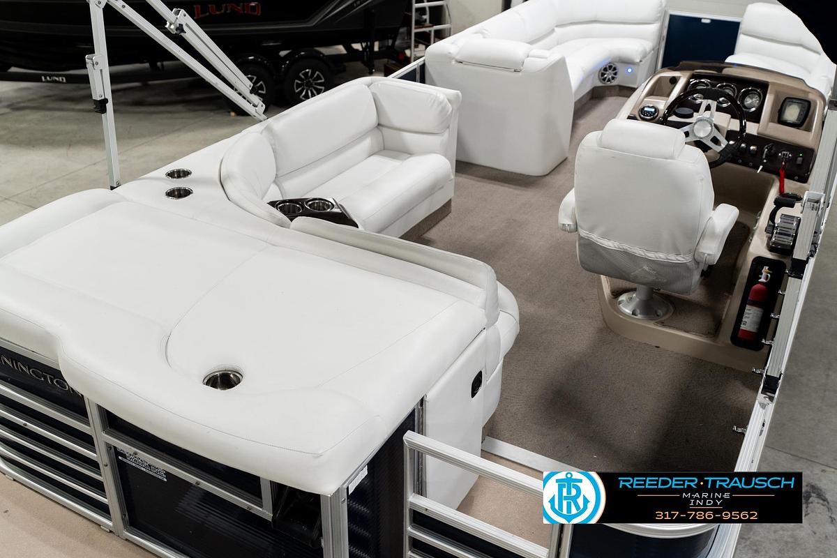 Used 2011 Bennington 2274 RCL