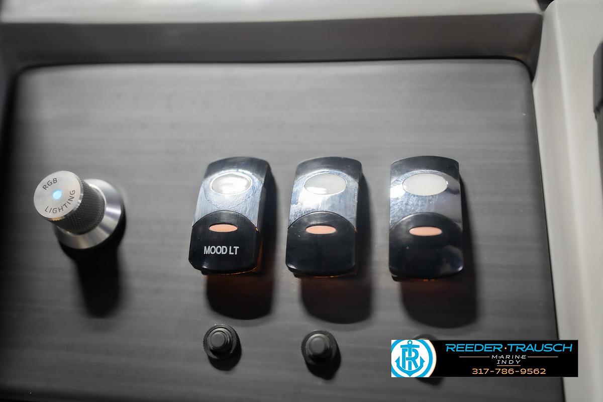 Used 2024 Bennington 23 LSB