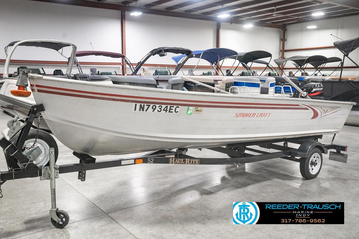 Used 2004 Smoker Craft Voyager