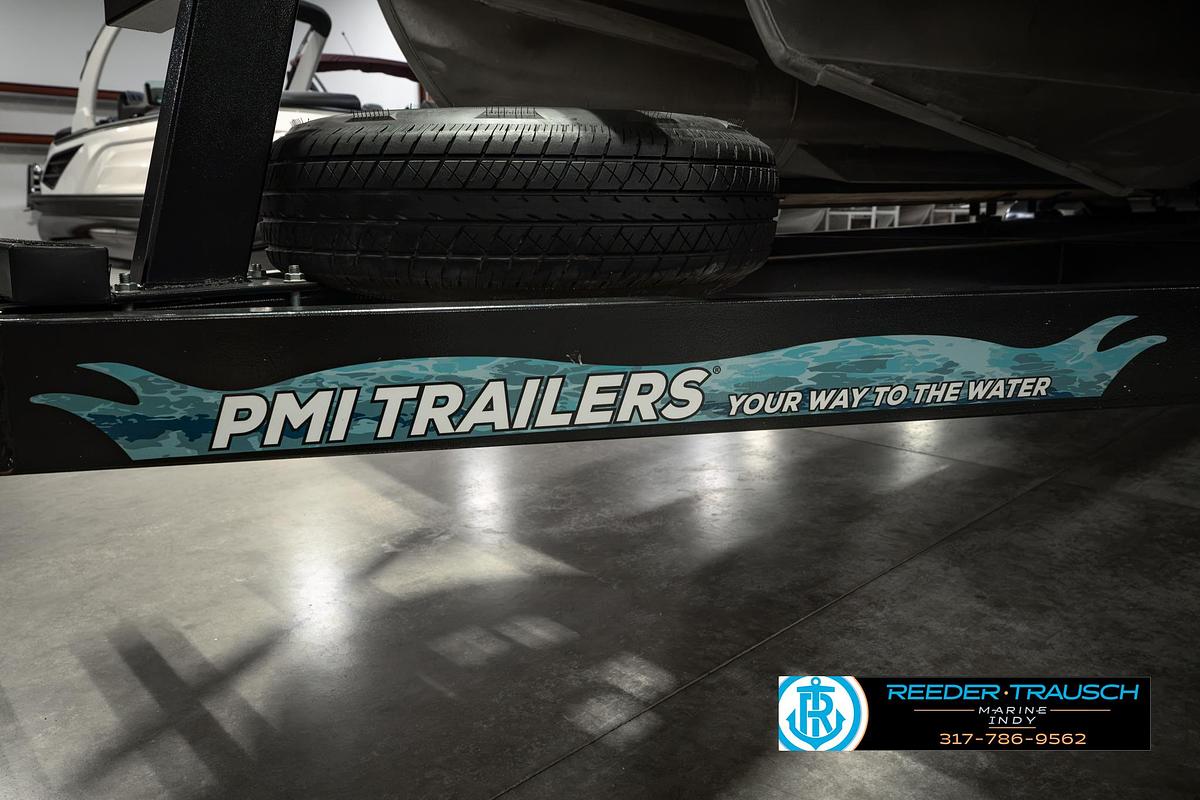 Used 2025 Bennington 25 L Bowrider