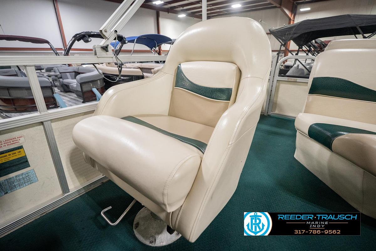 Used 2000 Bennington 227L