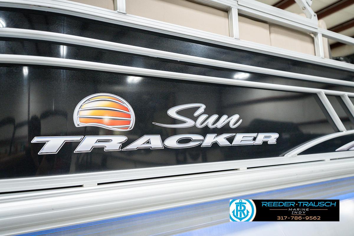 Used 2020 Sun Tracker Party Barge 24 DLX
