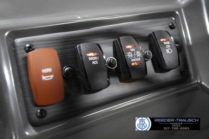 2025 Bennington 22 SLS