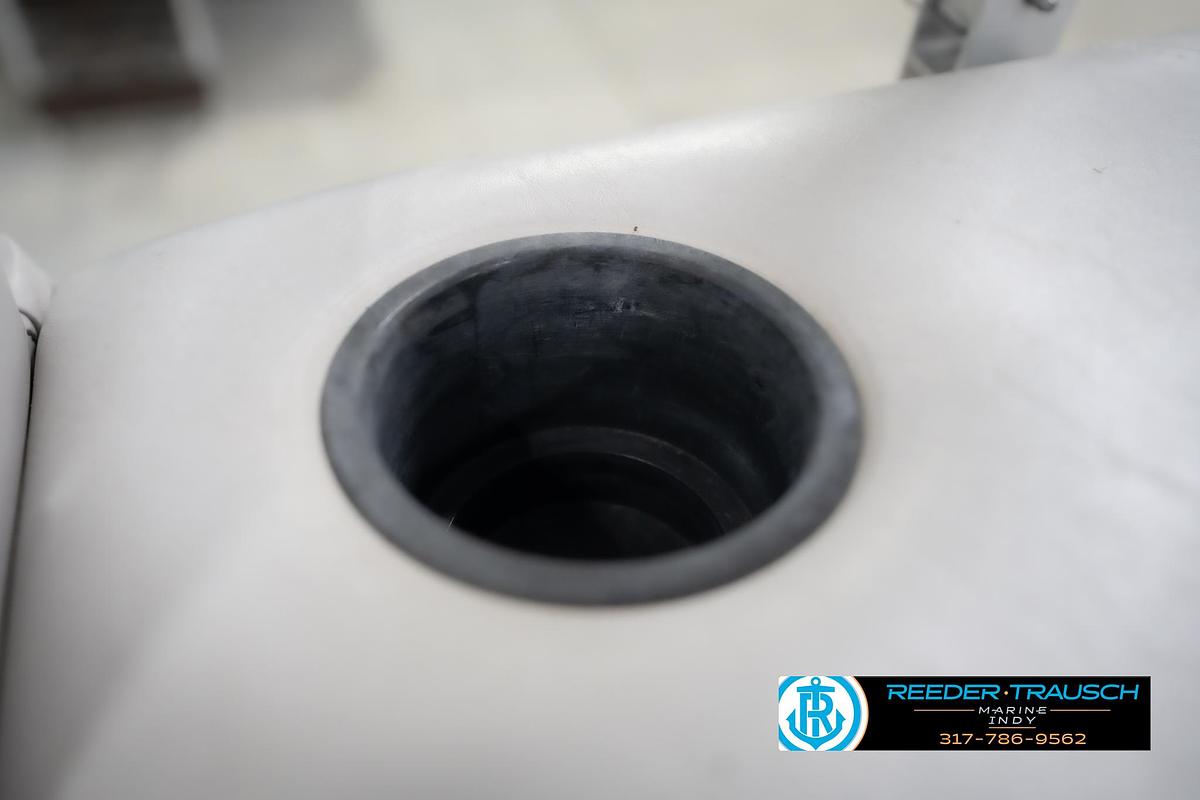 Used 1991 Godfrey Sanpan SP 2200