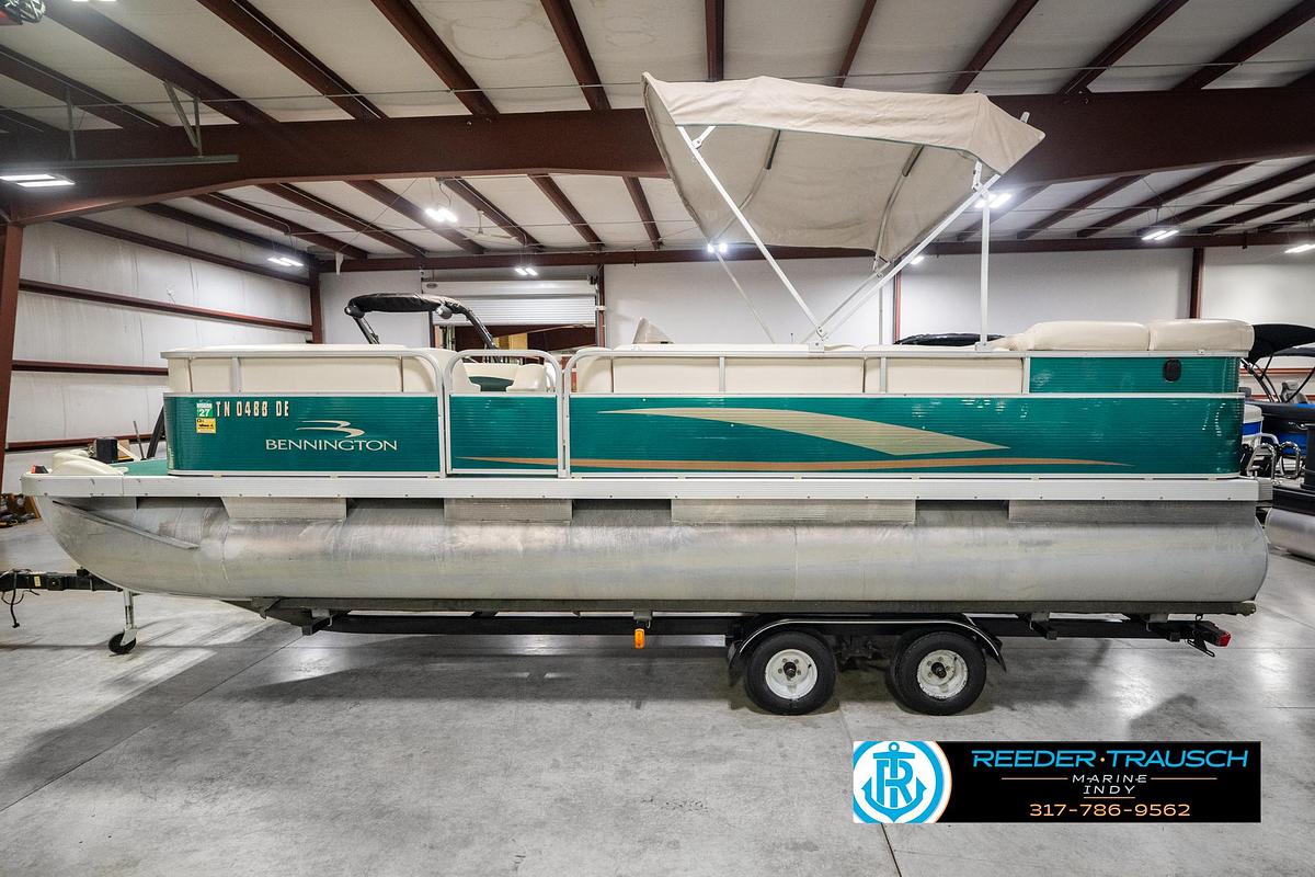 Used 2000 Bennington 227L