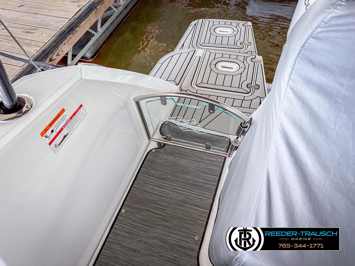 2021 Four Winns Vista 355 Coupe OB