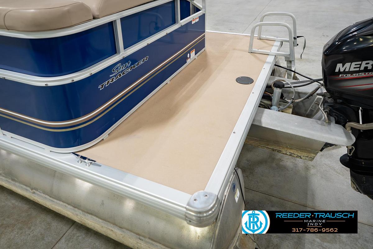 Used 2014 Tracker Marine Sig Party Barge 20 DLX