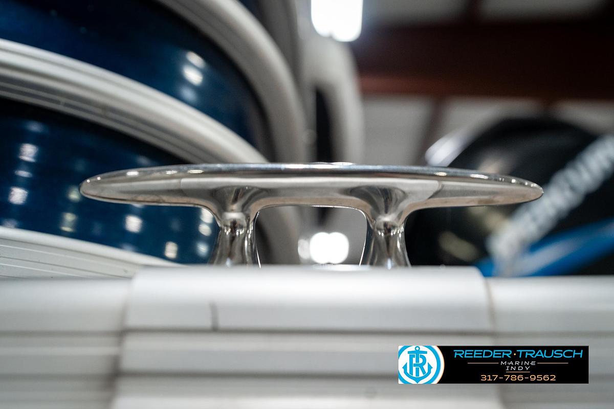 Used 2011 Bennington 2274 RCL