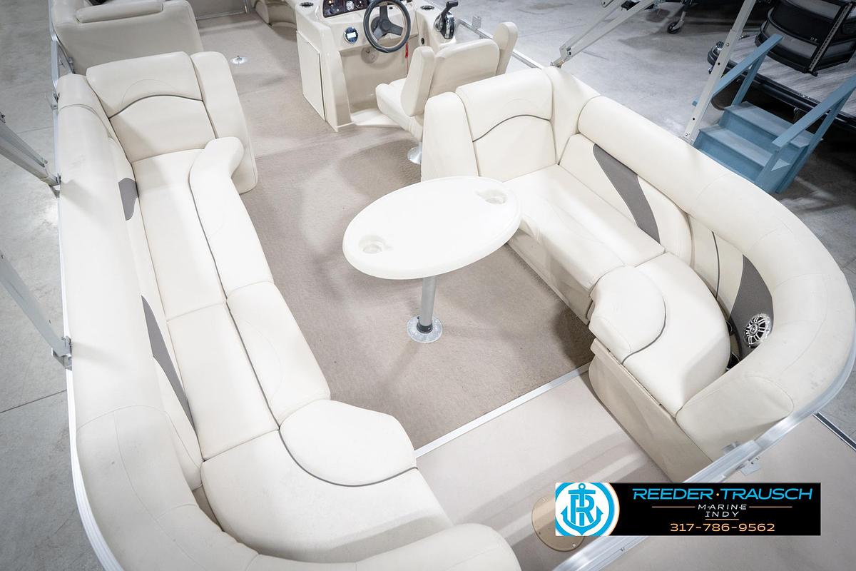 Used 2014 SunChaser Classic 8522 Lounger