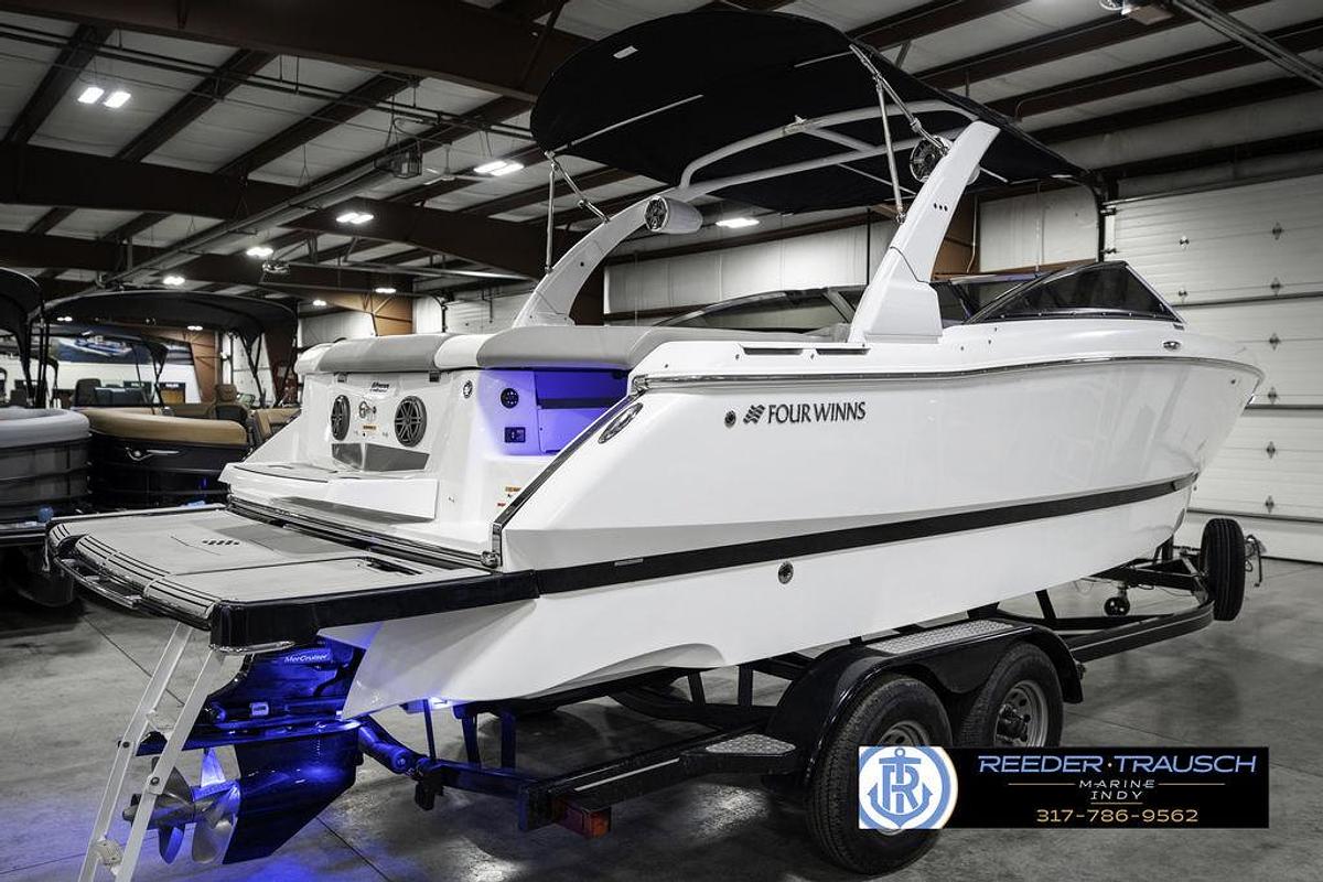 Used 2021 Four Winns H260