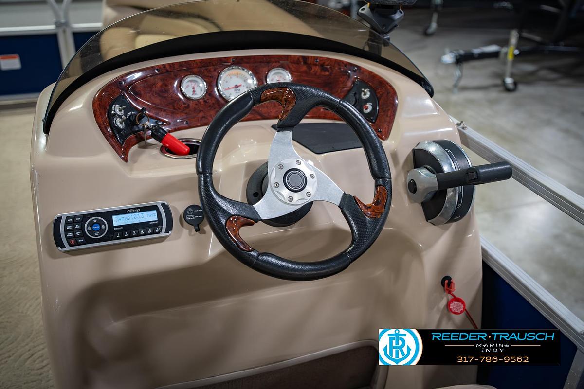 Used 2014 Tracker Marine Sig Party Barge 20 DLX