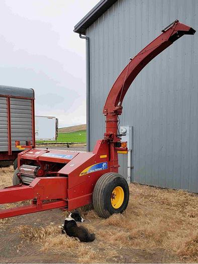 Used New Holland FP240 Forage Harvester w/ Pickup Header