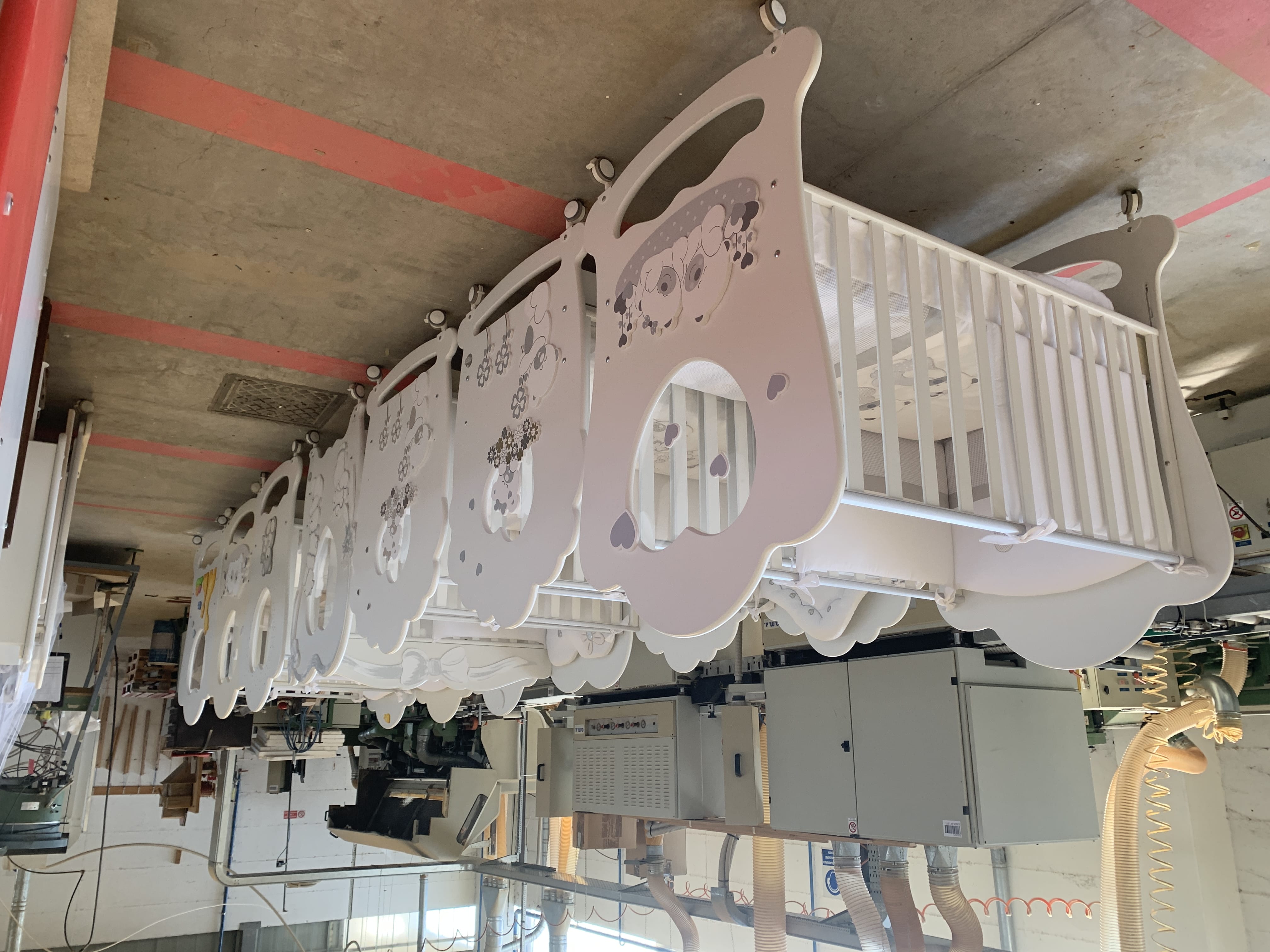 Usato Magazzino completo di una fabbrica di produzione lettini di alta qualità