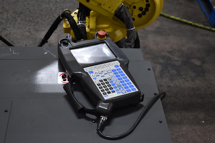 Used FANUC Arcmate 120ic/12L Industrial Welding Robot with R30ib Controller and Lincoln Powerwave 455 STT