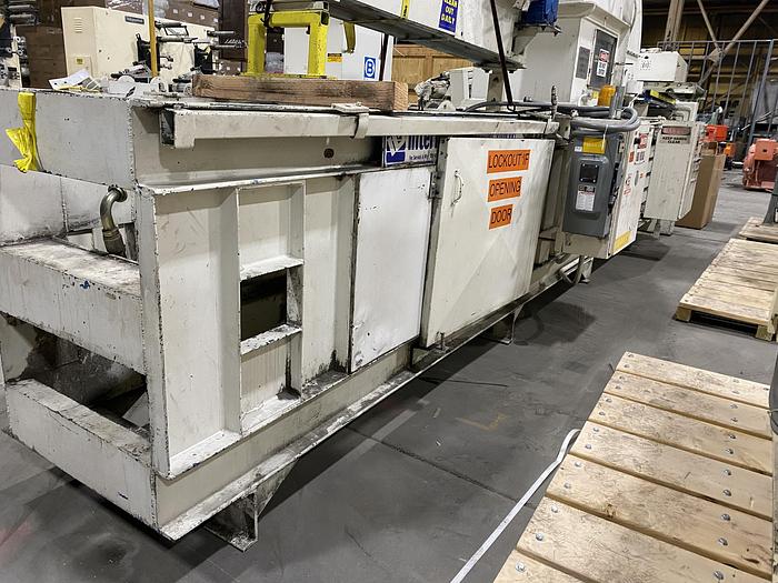 Used INTERNATIONAL BALER MODEL NA 1600