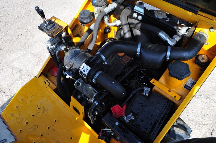 Used 2013 THWAITES 1 TONNE