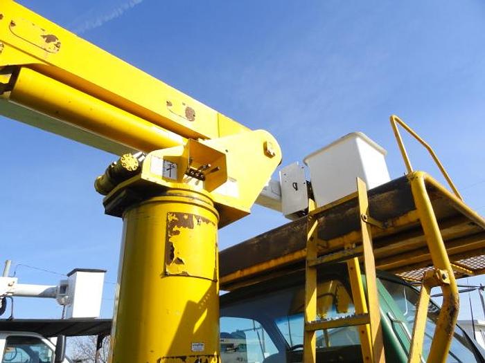 Used 2005 VERSALIFT VO255