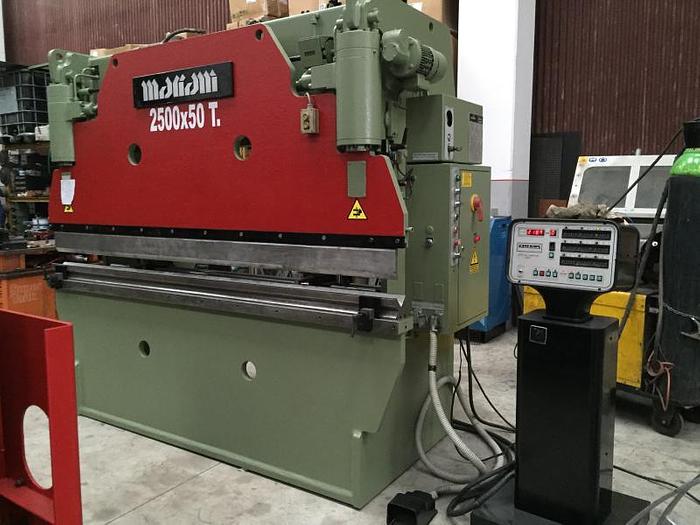 Usato PIEGATRICE MARIANI   IDRAULICA 2500 X  50t