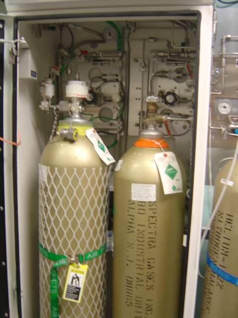 Used Air Products GG AP10 (Fluorine) Gas Cabinet