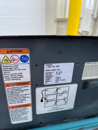 Refurbished TENNANT 5700 WALK-BEHIND FLOOR SCRUBBER (32" DUAL-DISK)