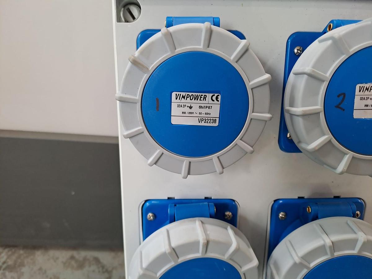 Used DISTROBUTION BOX 32AMP 3 PHASE