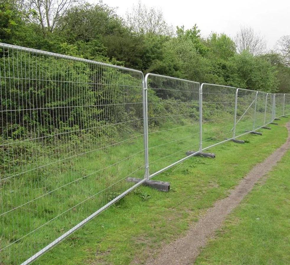Used TEMPRARY FENCING