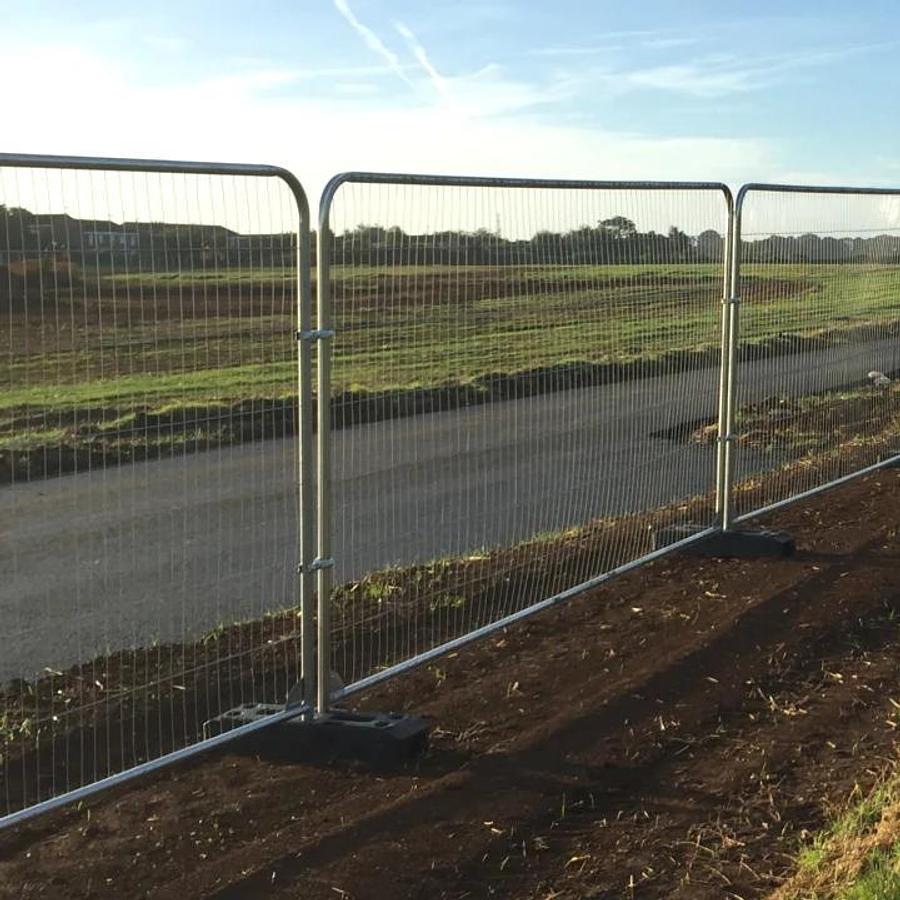 Used TEMPRARY FENCING