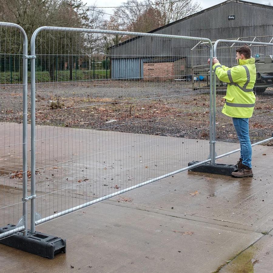 Used TEMPRARY FENCING