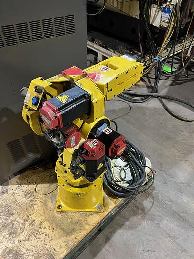Used FANUC M-6iB/6S