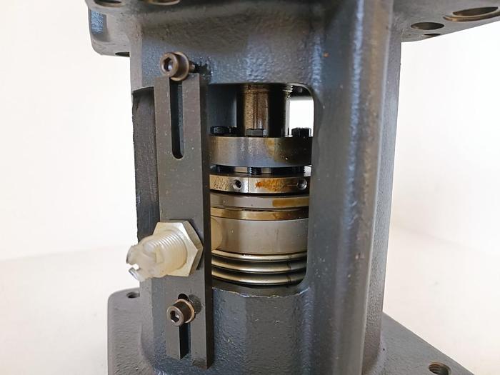 Kugelgewindetrieb mit Motorglocke, Lagerung und Kupplung, D50x680mm, , neuwertig