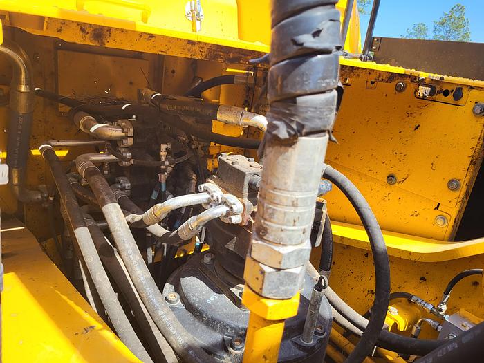 Used 2017  JCB 300LC 