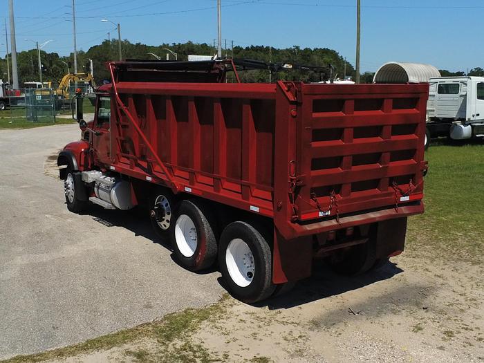 Used 2005 MACK CV713