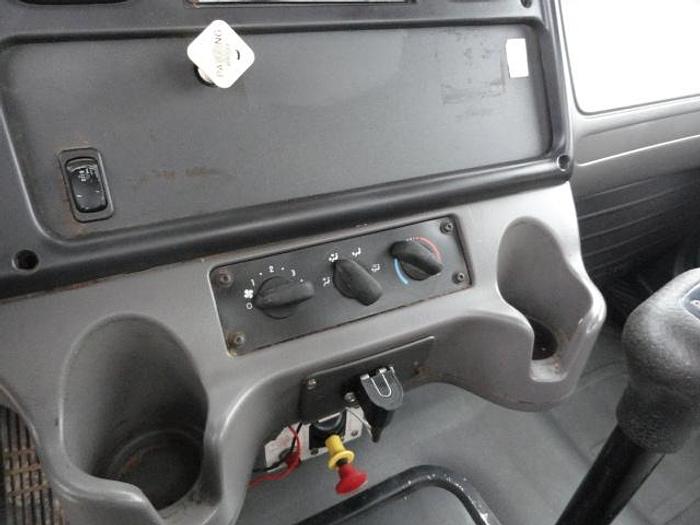Used 2010 FREIGHTLINER BUSINESS CLASS M2 106
