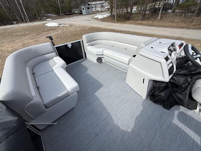 Sweetwater Xperience 2286 SFLX Yamaha 115hp