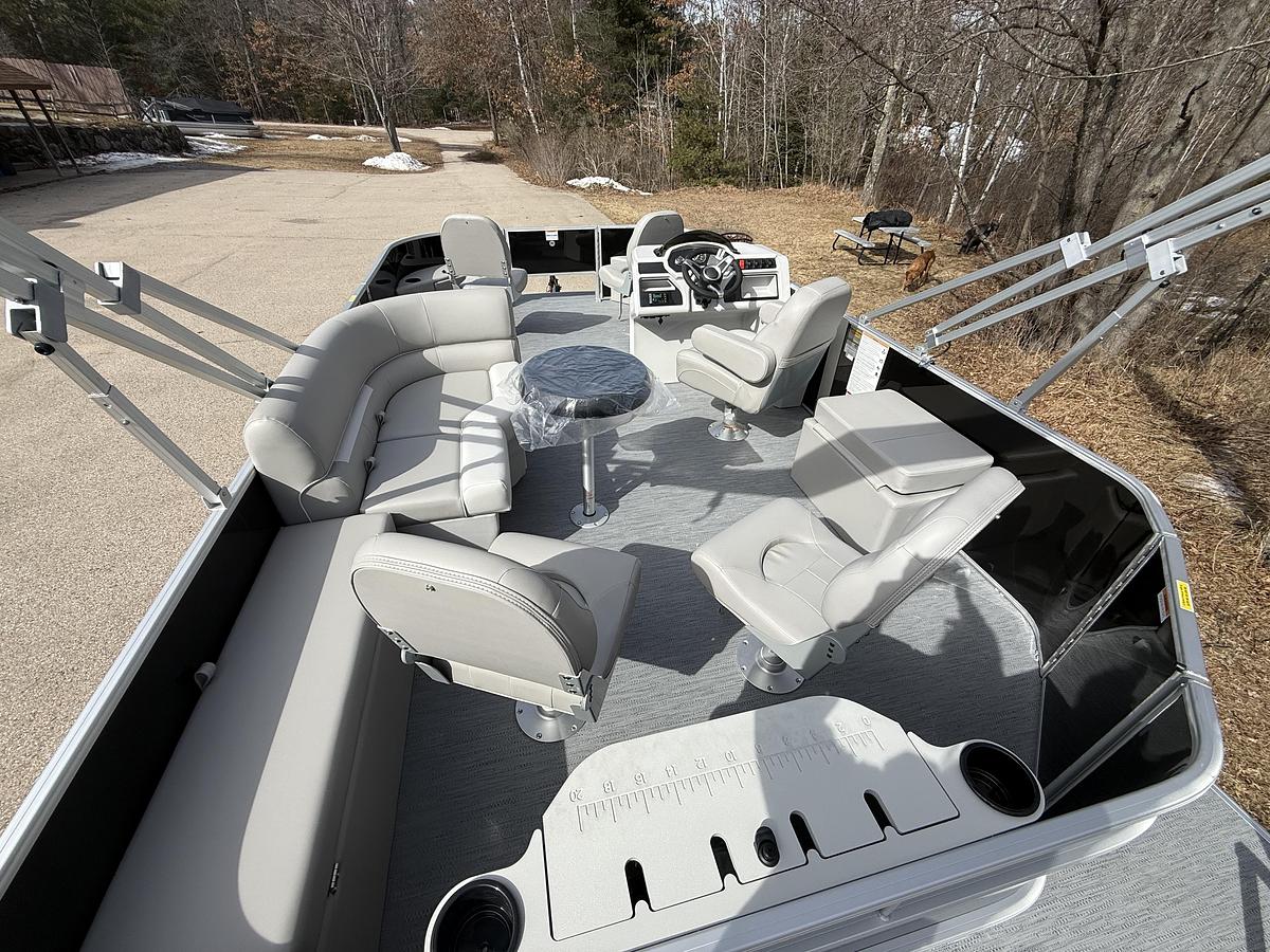 2026 NEW Sweetwater Xperence 18’ Fish