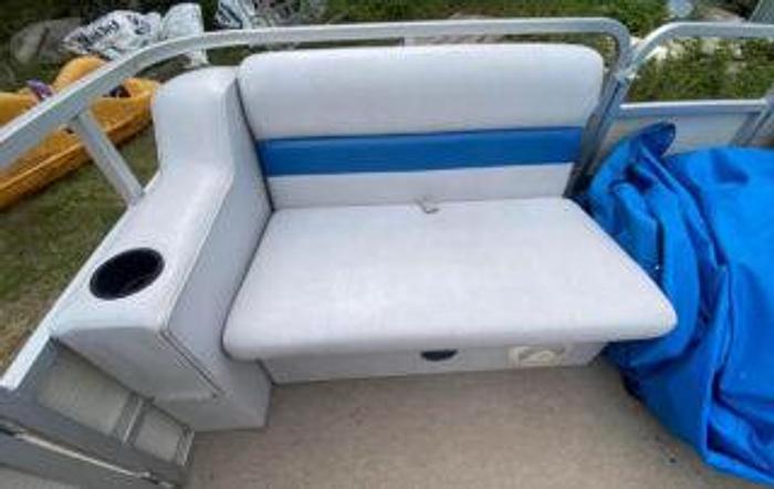 Used 1999 20′ Smoker Craft Cruising 2012 50hp Murc