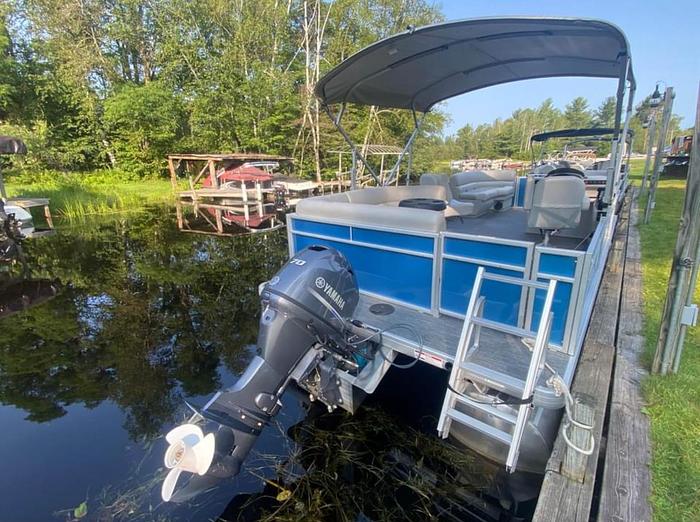 Used 2024 2086CX Sweetwater C0-Caption Seating 21′ 4″